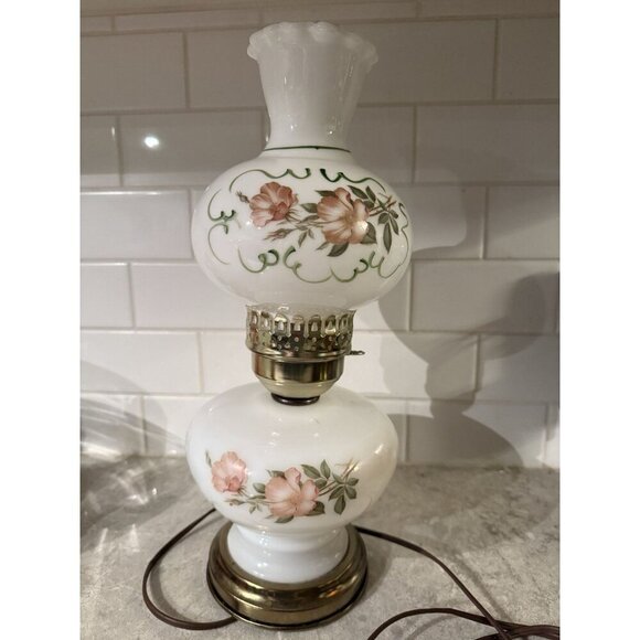 Vintage Milk glass electric hurricane lamp with brass base and floral motifs. - Picture 1 of 16